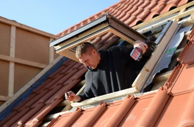 Pose de fenêtres de toit Velux à Peujard